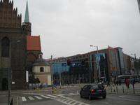 IMG_0948Adalbert-Kirche mit Hotel Mercure