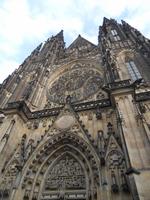St.Veits-Dom aus der Froschperspektive