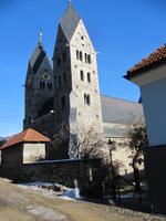 die große Stadtpfarrkirche St. Barthlmä