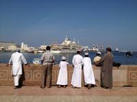 128 Omani-Familie an der Corniche in Muscat