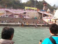 ein Bad im Ganges ist für gläubige Hindus ein Muss!