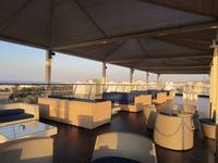 Dachterasse des Park Inn Hotels in Muskat