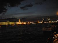St. Petersburg bei Nacht