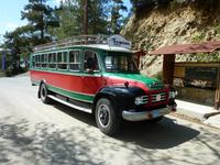 Unterwegs mit dem Oldtimer Bedford-Bus im Troodosgebirge