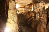 Tropfsteinhöhlen in den Kalksteinfelse