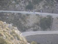 Radfahrer erklimmen den Gipfel