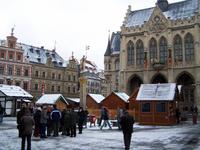 vor dem Erfurter Rathaus