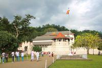 Besuch des Heiligen Zahntempels in Kandy
