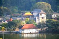 Blick auf den Heiligen Zahntempel von Kandy