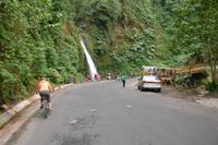 Wasserfall im Nebelwald um San Miguel