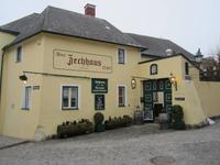 Gumpoldskirchen, auf dem Weg zum Heurigen Bruckberger