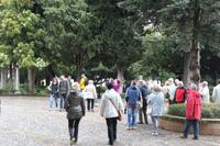Reisegäste auf einem ehemaligen Stierkampfplatz in Ronda