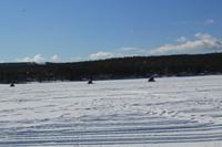 über den zugefrorenen See