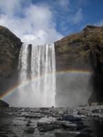 Wasserfall mit Regenbogen