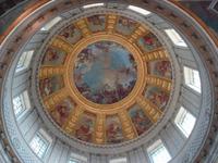 Die Kuppel des Invalidendoms von innen