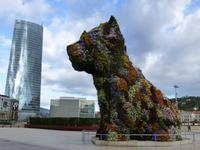 Bilbao - Puppy mit Hochhaus
