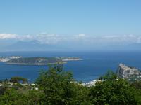 im Hintergrund der Vesuv