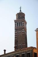 Einer der vielen Kirchturmspitzen in Venedig