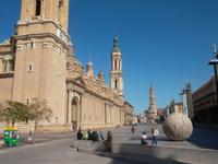 Hauptplatz in Zaragoza mit Kathedrale Nuestra Senora del Pilar