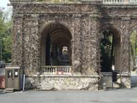 Galerie auf Friedhof