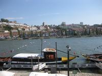 Blick  vom Kaiviertel auf das Weinviertel am andere Ufer in Vila Nova de Gaia