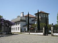 ...... und einem Hotel