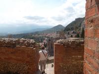 Den Ätna als Theaterkulisse kann man nur ahnen