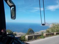 Fast wie Luftaufnahmen: Abfahrt von Erice