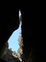 In der Drachenhöhle Korsikas Umriss als Lichtblick