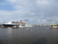Queen Mary 2 zum 824. Hafengeburtstag