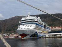 Die AIDAsol im Hafen von Bergen