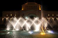 Licht- und Misikspiele am Platz der Republiken 