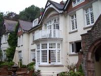 Chateau La Chaire - hier wärmten wir uns bei einem wunderbaren Cream Tea auf