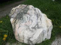 Kraftsteine am Weg