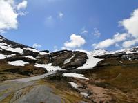 Fahrt auf der alten Strasse weg von Geiranger