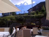 Sonnenterrasse in Zermatt mit Matterhornspitze 