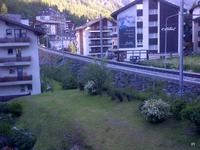 Blick aus dem Hotel auf die Gornergratbahn in Zermatt 