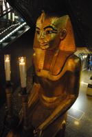 Teil des Treppenhauses im Kaufhaus Harrods im ägyptischen Stil