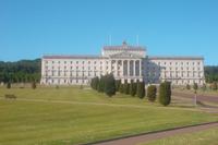 Der Stormont - malerisch gelegenes Parlamentsgebäude von Nordirland