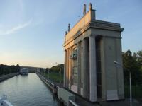 Wir kommen zur ersten Schleuse