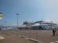 AIDAblu und AIDAvita im Hafen von Korsika