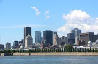 Skyline von Montreal am St. Lorenz Strom