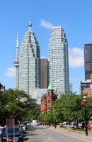 Bügeleisenhaus, Eaton-Türme und CN Tower in Toronto