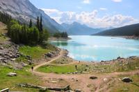 Medicine Lake im Jasper-Nationalpark