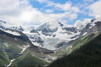 Mächtiger Gletscher am Maligne-See im Jasper-Nationalpark