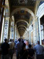 Der Raffaelssaal trägt seinen Namen aufgrund der Kopien von Raffaels Fresken an seinen Wänden.