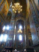 Und zwar wirklich komplett. Sogar unter der Decke.