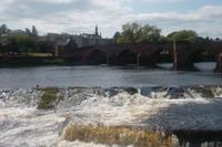 alte Brücke von Dumfries mit Zollhaus