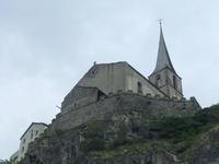 Blick zur Burgkirche in Raron