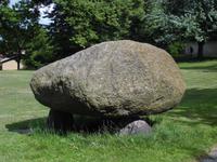 Megalithgrab in Rönne